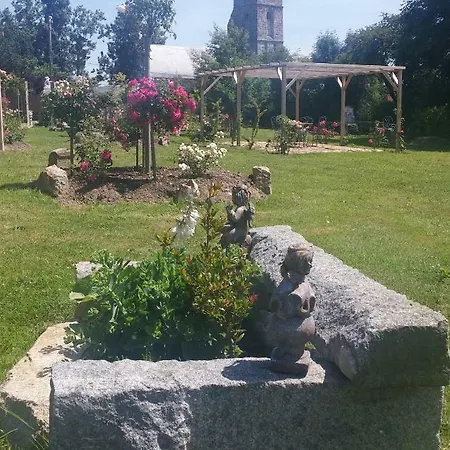 Domaine De L'archange לינה וארוחת בוקר