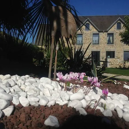 לינה וארוחת בוקר Domaine De L'archange